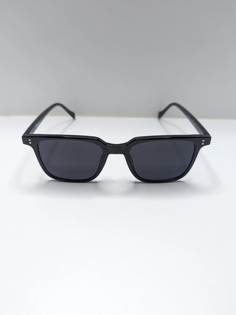 Gtand GT2025 Classic Dark Gray UV  Black Square Unisex Sunglasses 52-20-145